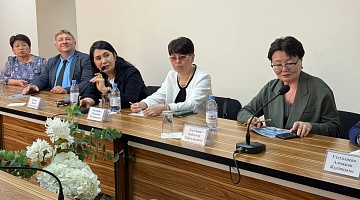 В Алматы прошли круглый стол и выставка ко Дню памяти жертв политических репрессий